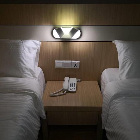 Walk In Hotel Kota Kinabalu Kültér fotó