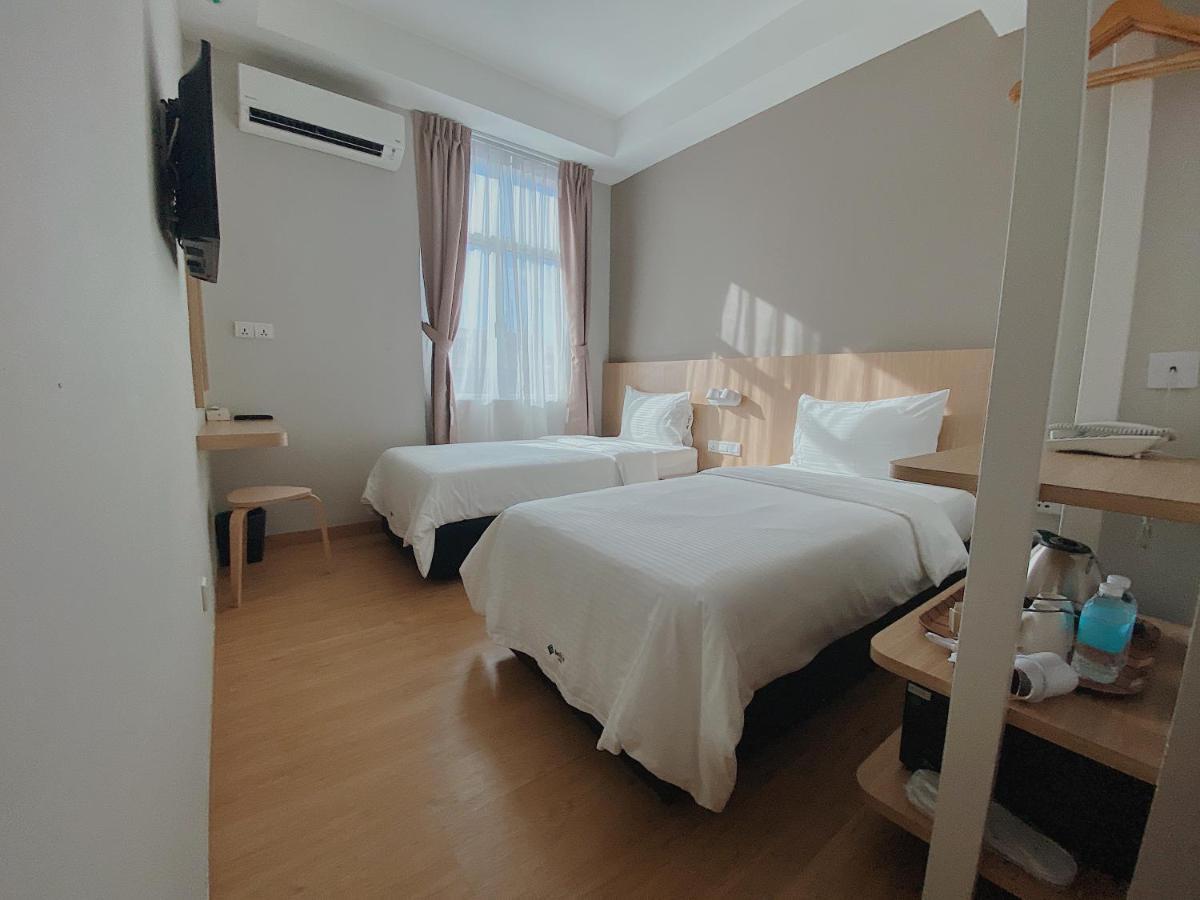 Walk In Hotel Kota Kinabalu Kültér fotó
