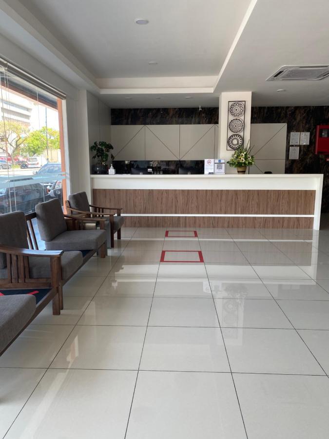 Walk In Hotel Kota Kinabalu Kültér fotó