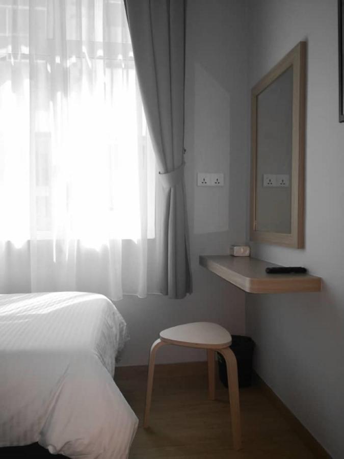 Walk In Hotel Kota Kinabalu Kültér fotó